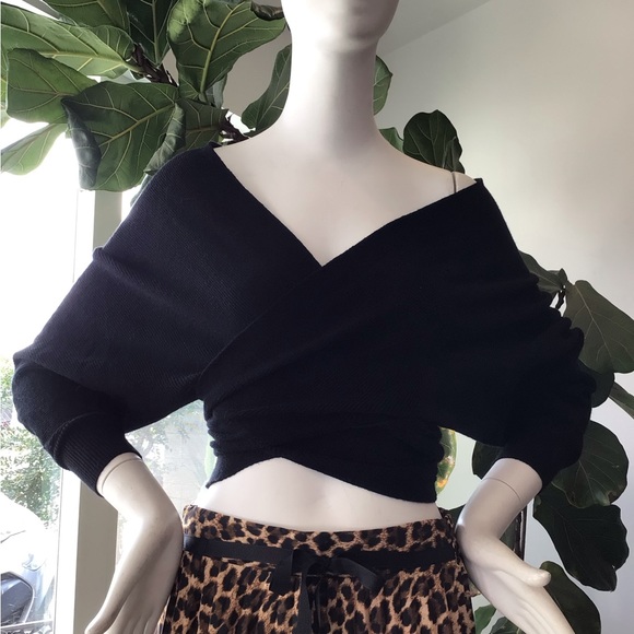 Beautiful top - Picture 5 of 5